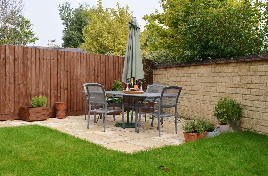 Coombe Cottage Sutton Green Εξωτερικό φωτογραφία